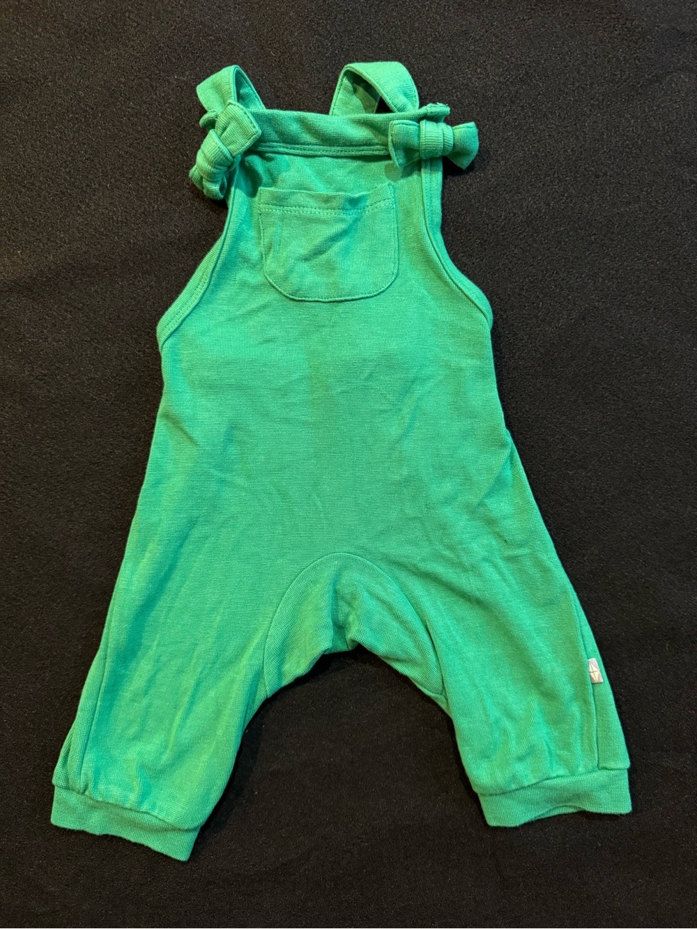 Kyte Baby Green Knot-Strap Baby Romper Adjustable Straps that cross in back.